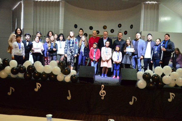 Lindas interpretações marcaram o 10º Festival da Canção Interescolar